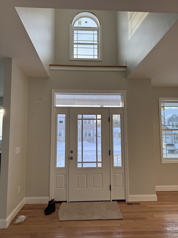 81 West Crystal Brook Drive Springfield, MA 01118 - Photo 3 of 22