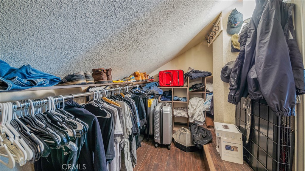 33134 Agua Dulce Canyon Road Agua Dulce, CA 91390 - Photo 22 of 30 Walk-In-Closet