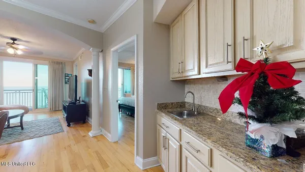 $3,095 | 2228 Beach Drive, Unit 1002, Gulfport, MS 39507