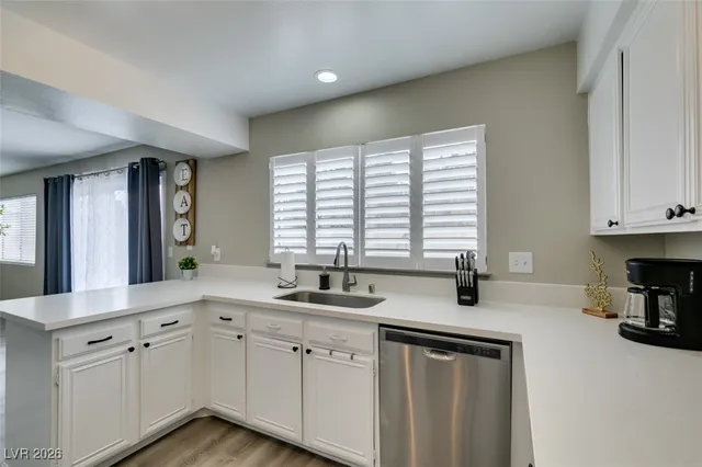 $3,199 | 6585 Minton Court, Las Vegas, NV 89103