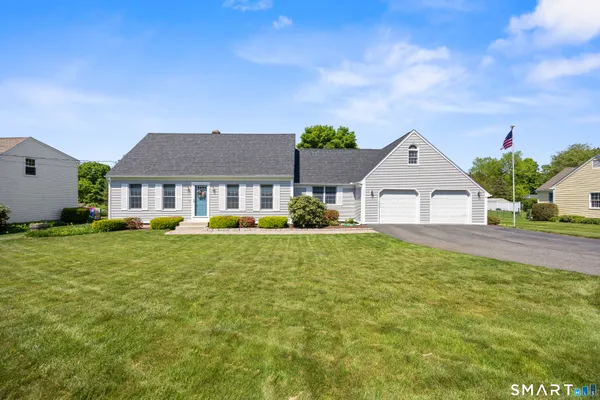 $549,900 | 115 Oak Avenue, Cheshire, CT 06410