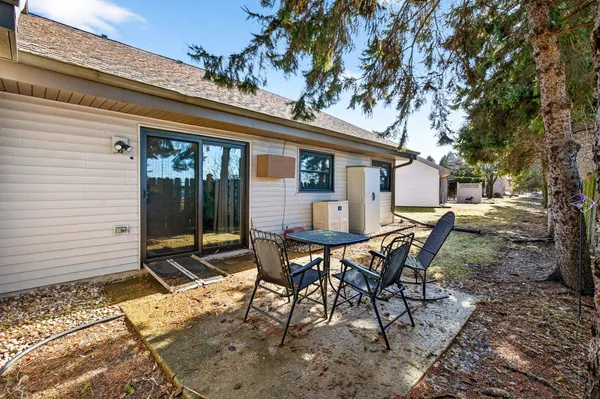 $225,000 | 71 Spencer Village Court, Appleton, WI 54914