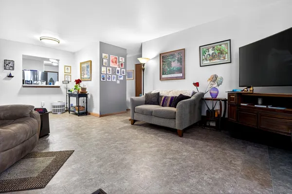 $225,000 | 71 Spencer Village Court, Appleton, WI 54914