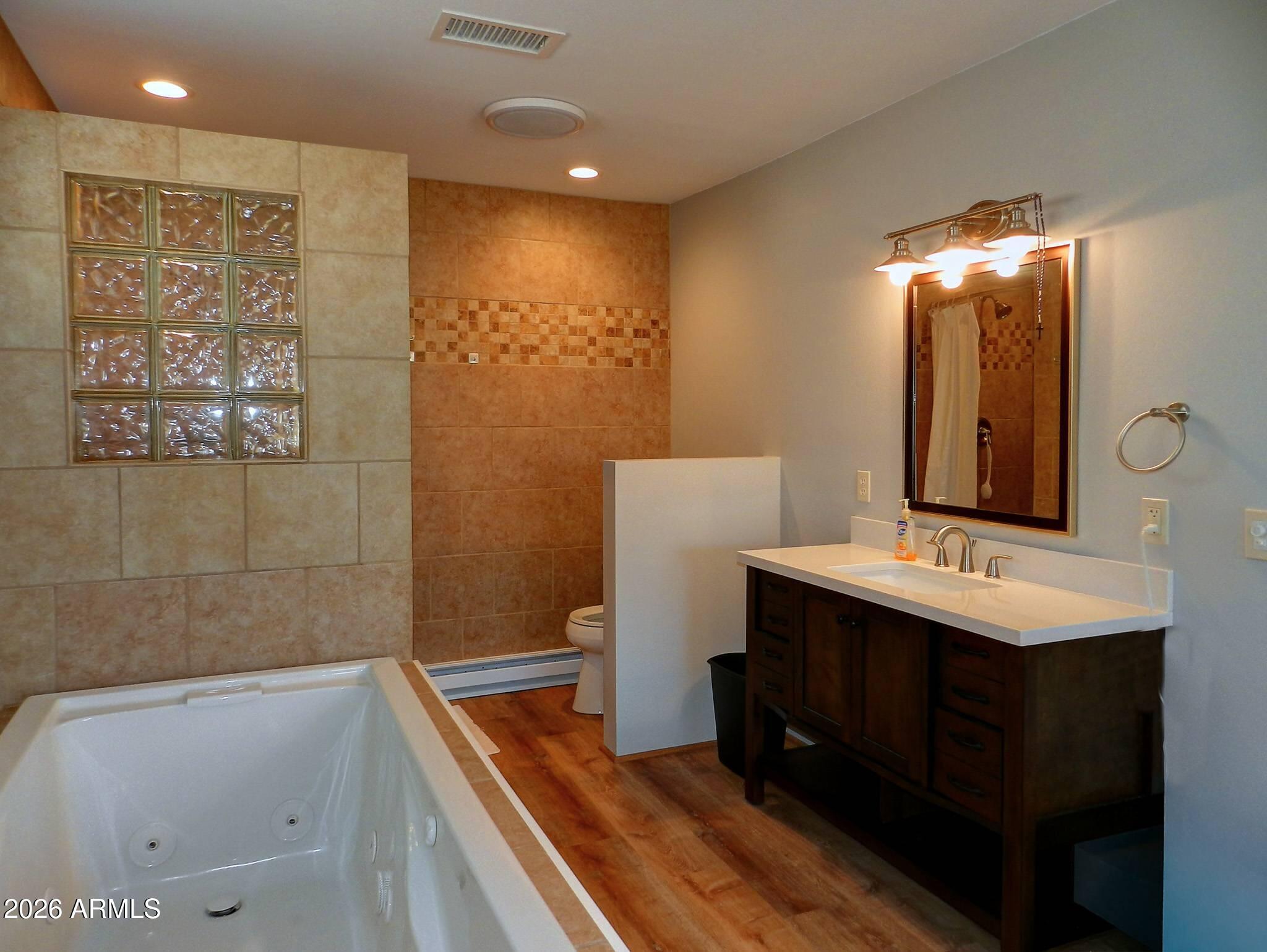 3960 East Lake Shore Drive Rimrock, AZ 86335 - Photo 12 of 32 Master Bath