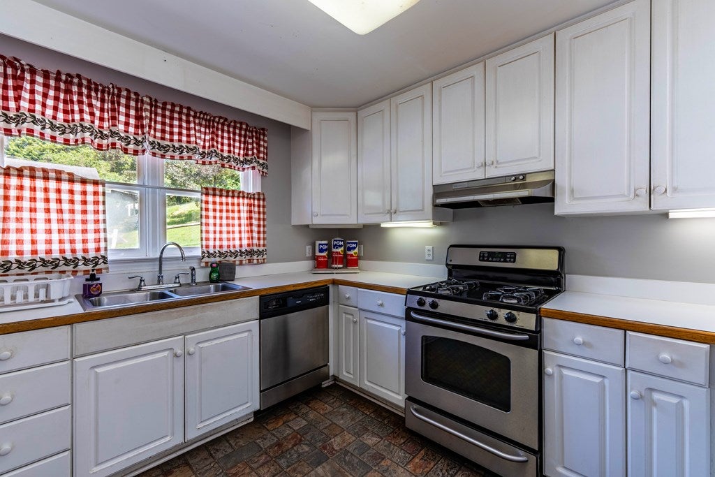 1440 Ashland Crumpler Road Northfork, WV 24868 - Photo 32 of 98 Gallery Image 32