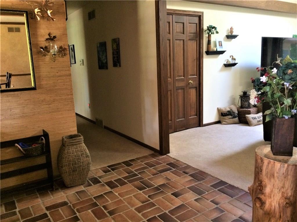 112 Rutgers Drive New Castle, PA 16105 - Photo 3 of 23 Gallery Image 3