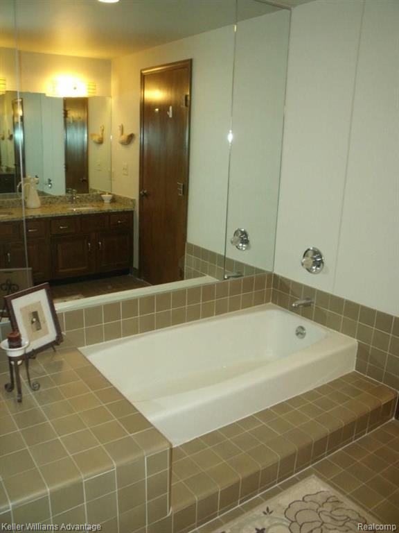 36463 Valley Ridge Drive Farmington Hills, MI 48331 - Photo 32 of 33