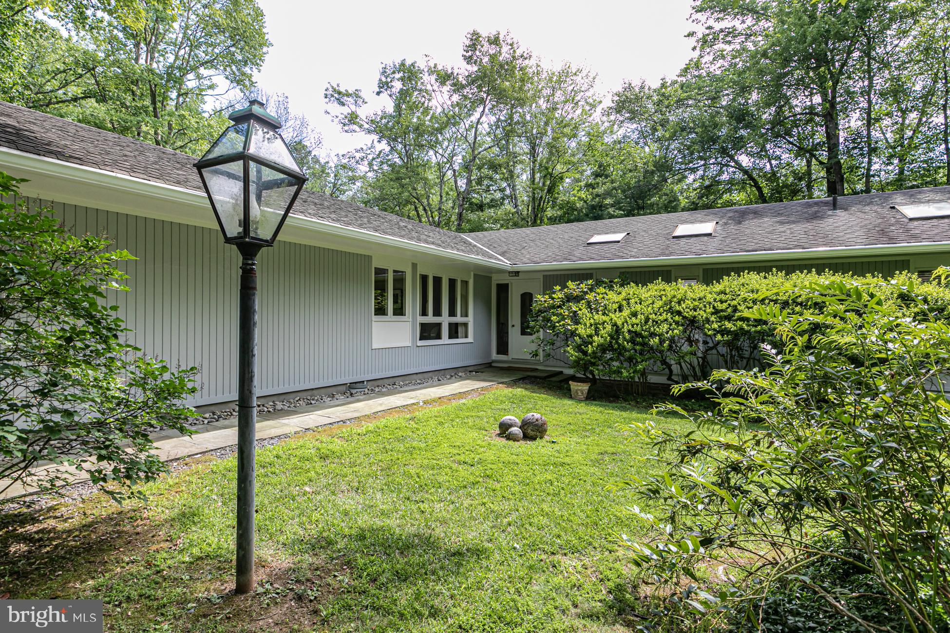 292 Ridgeview Road Princeton, NJ 08540 - Photo 3 of 26