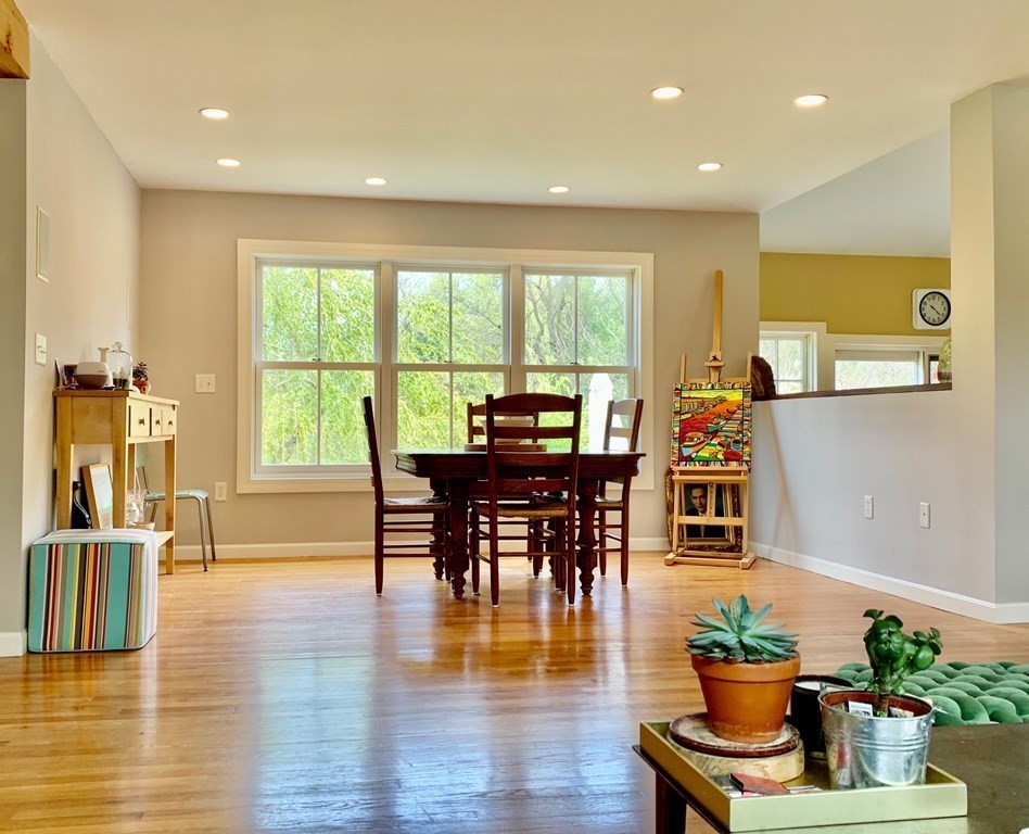 382 Middle Street Amherst, MA 01002 - Photo 15 of 42 Gallery Image 15