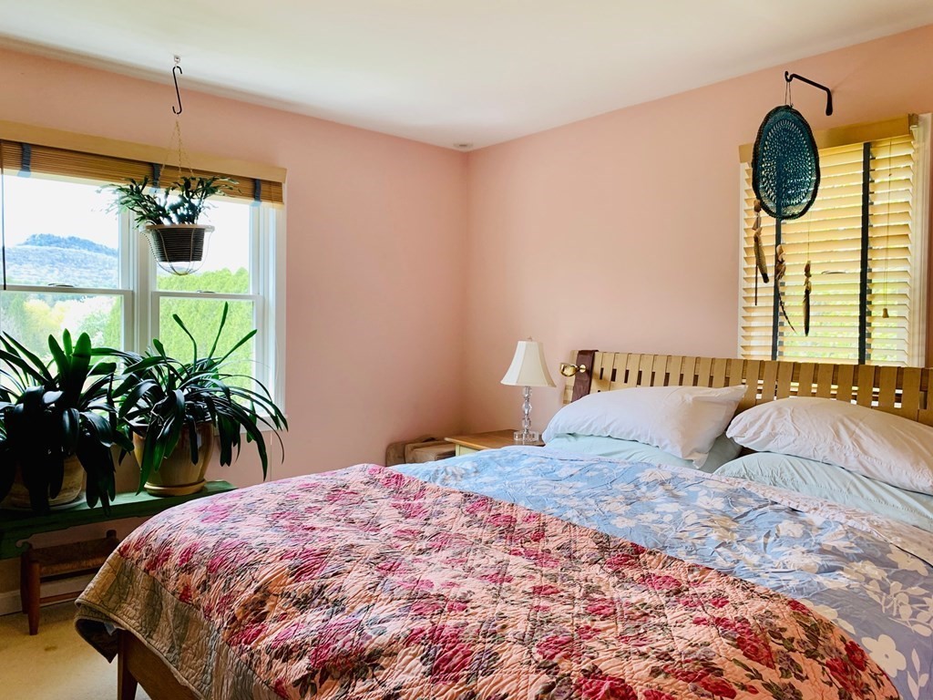 382 Middle Street Amherst, MA 01002 - Photo 21 of 42 Gallery Image 21