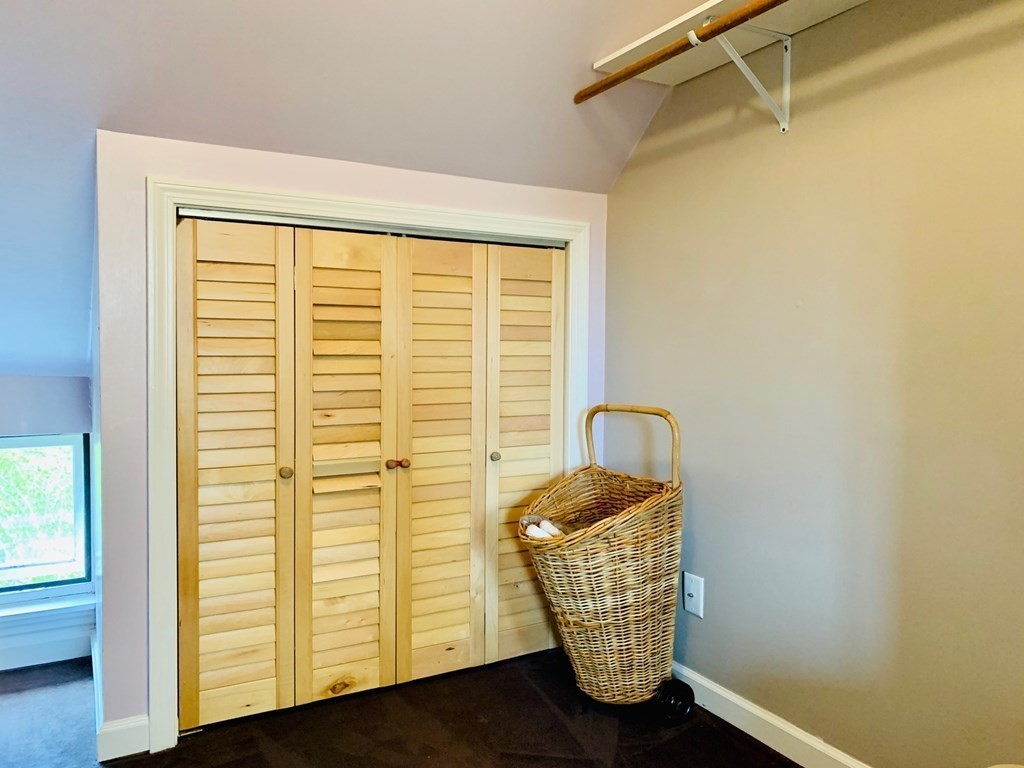 382 Middle Street Amherst, MA 01002 - Photo 27 of 42 Gallery Image 27