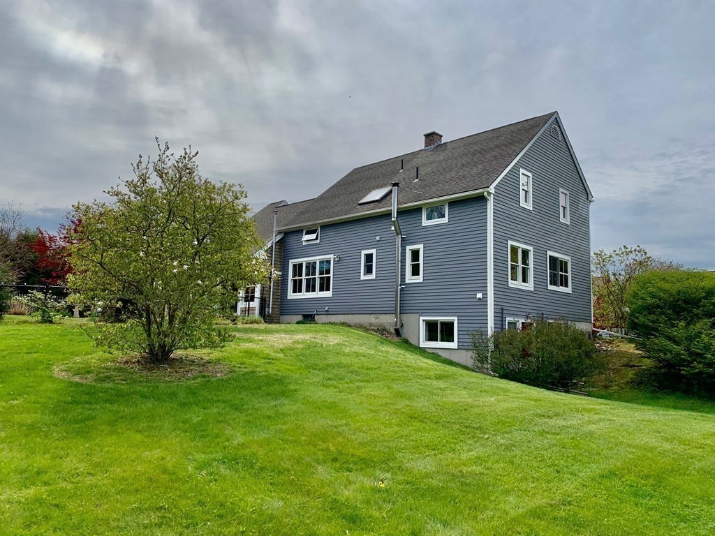 382 Middle Street Amherst, MA 01002 - Photo 36 of 42 Gallery Image 36