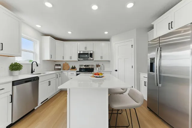 $585,000 | 417 James Parkway, Elko New Market, MN 55054