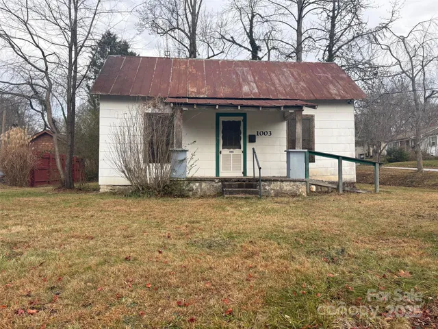 $125,000 | 1003 3rd Avenue West, Hendersonville, NC 28739