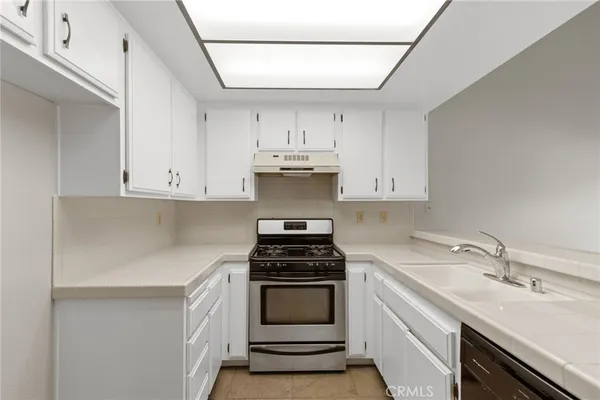 $698,900 | 262 Lemon Grove, Irvine, CA 92618