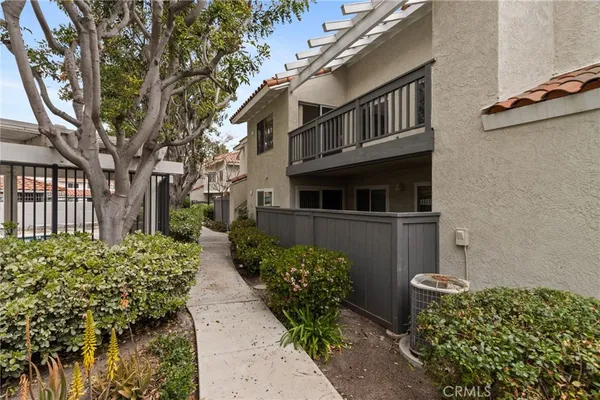 $698,900 | 262 Lemon Grove, Irvine, CA 92618
