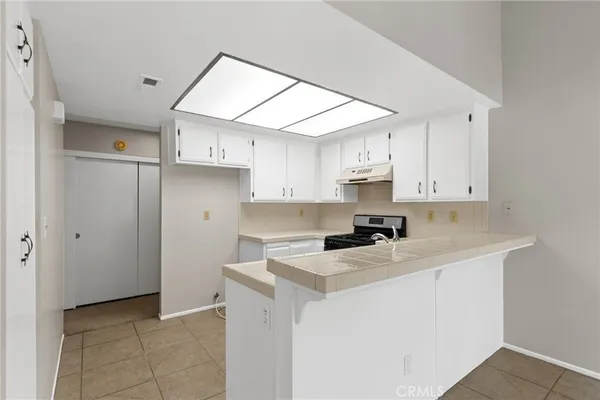 $698,900 | 262 Lemon Grove, Irvine, CA 92618