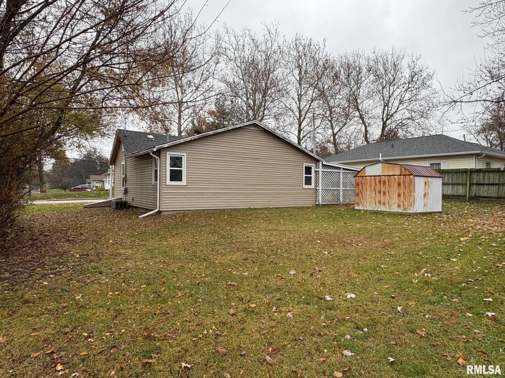 209 Locust Street Jacksonville, IL 62650 - Photo 17 of 19