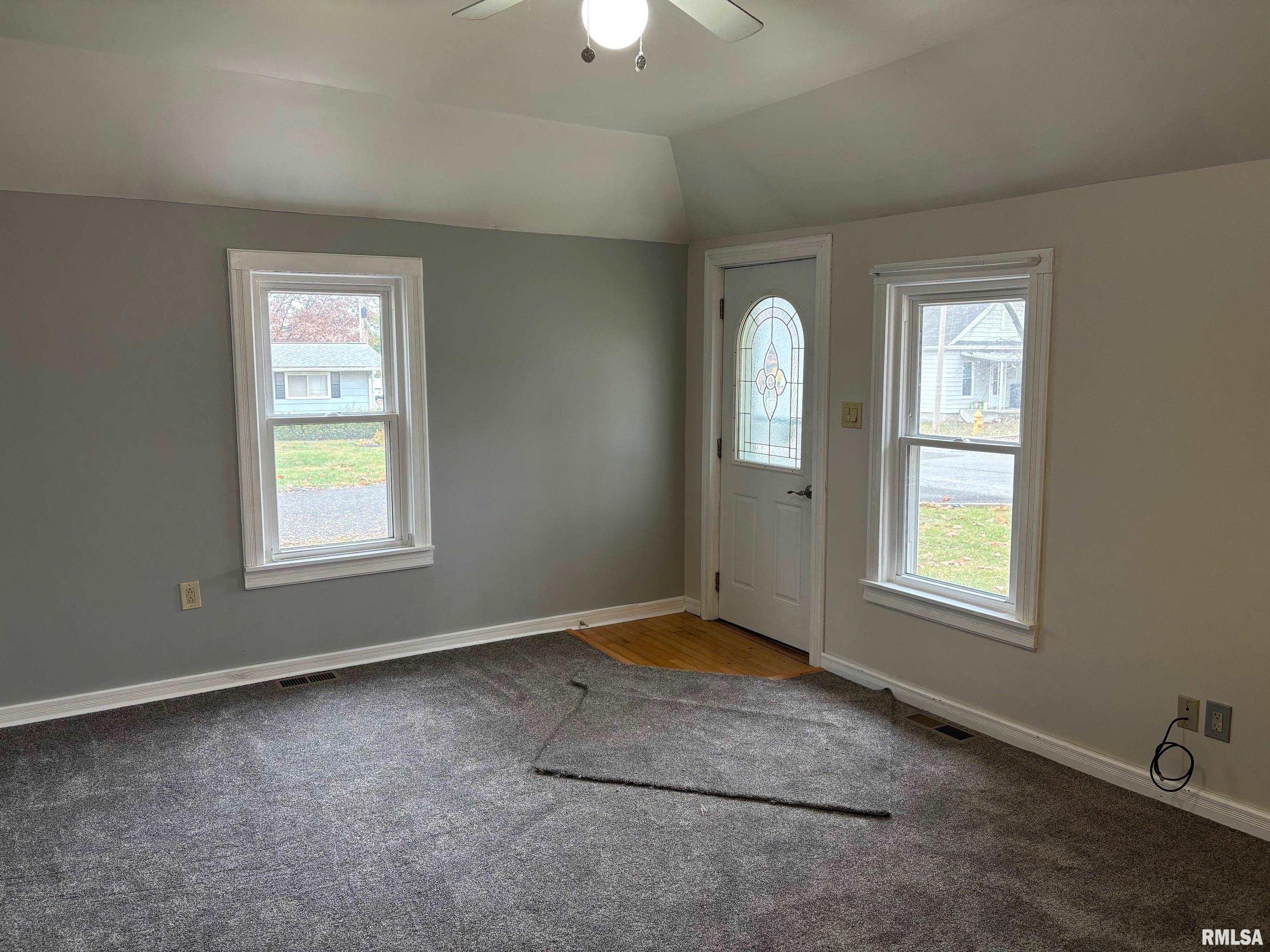 209 Locust Street Jacksonville, IL 62650 - Photo 5 of 19