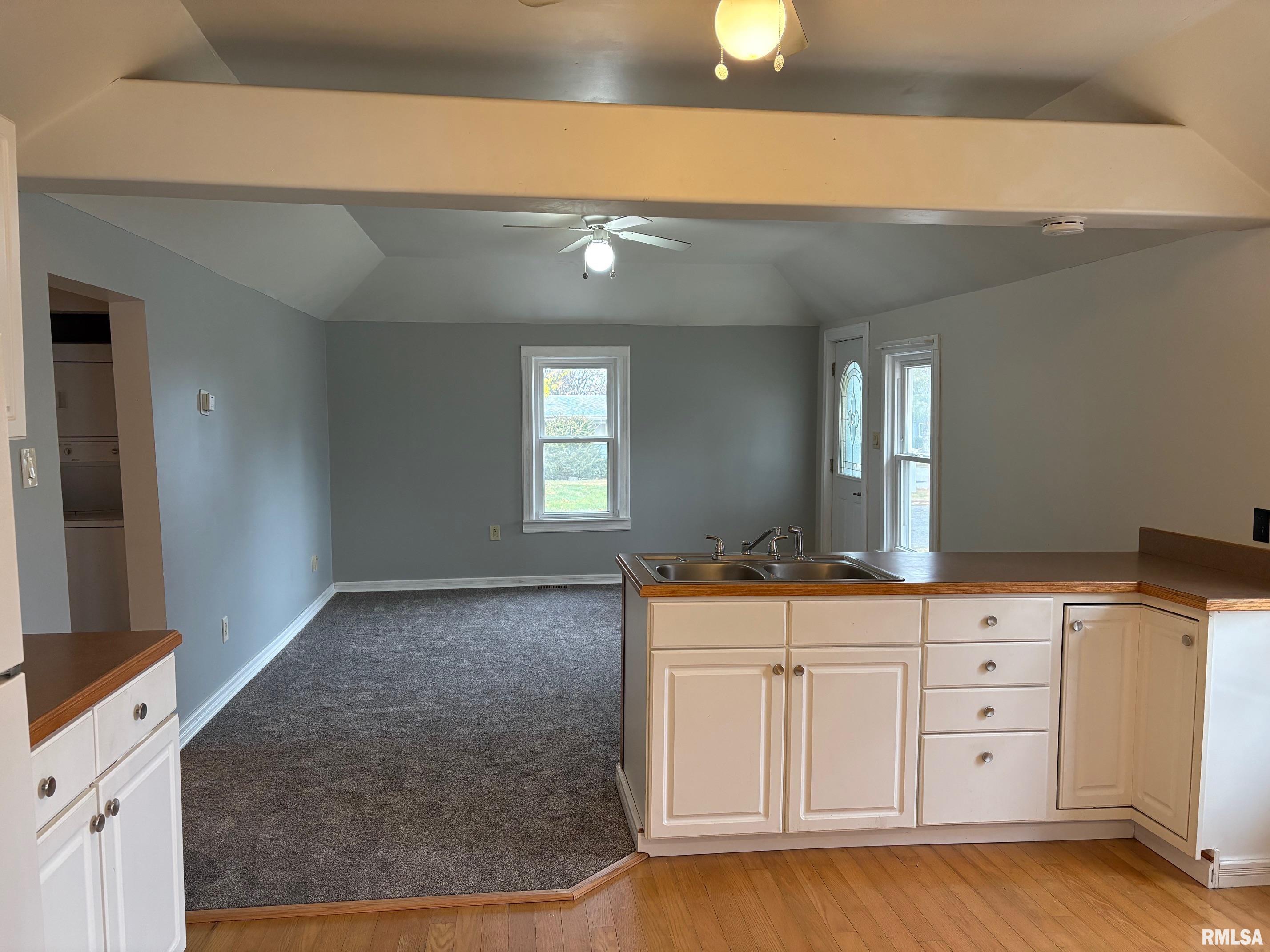 209 Locust Street Jacksonville, IL 62650 - Photo 7 of 19