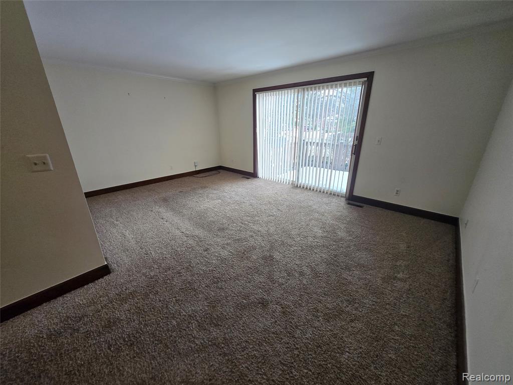 3810 Rochester Road Royal Oak, MI 48073 - Photo 4 of 30