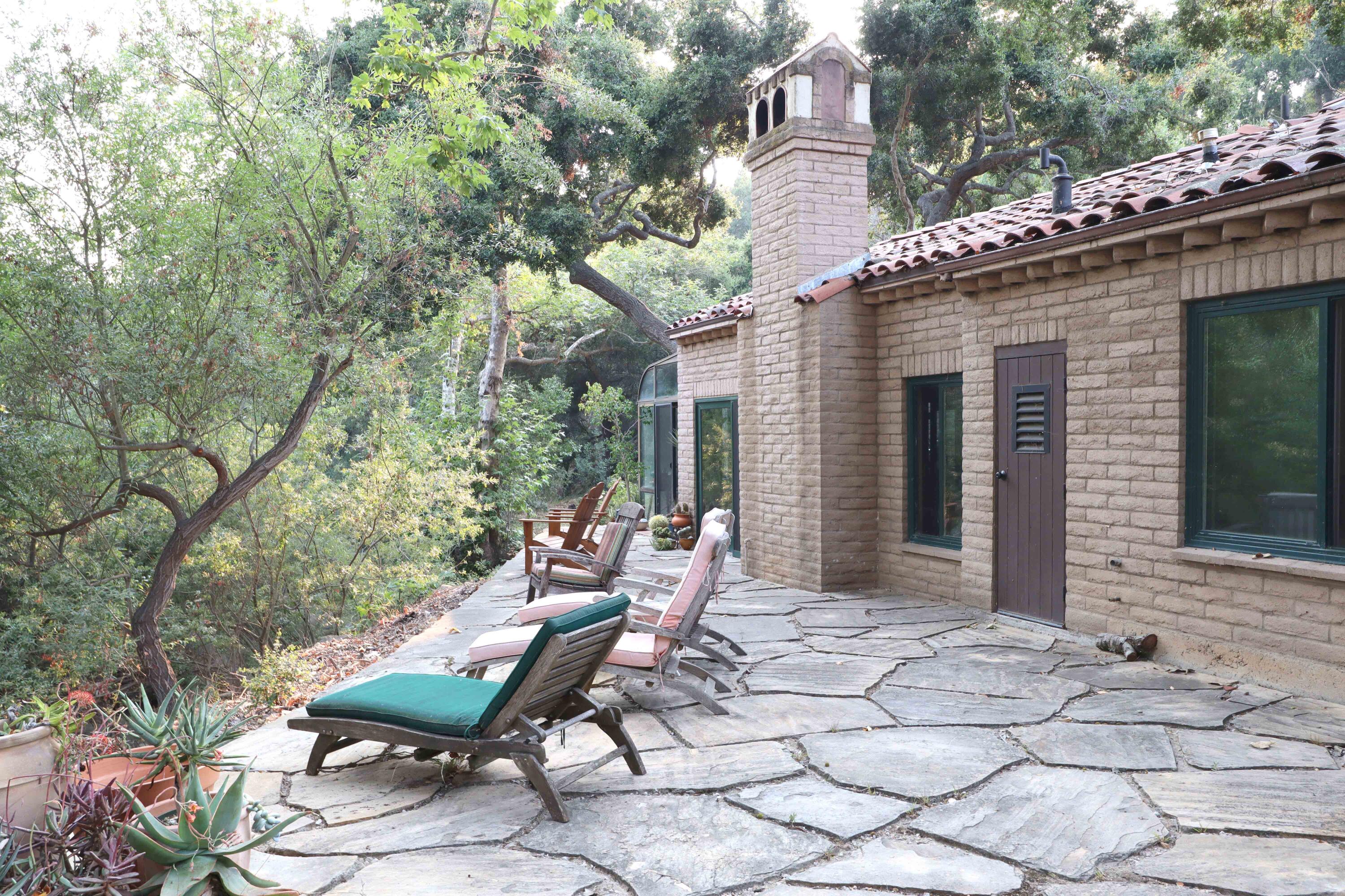 1076Rear Patio