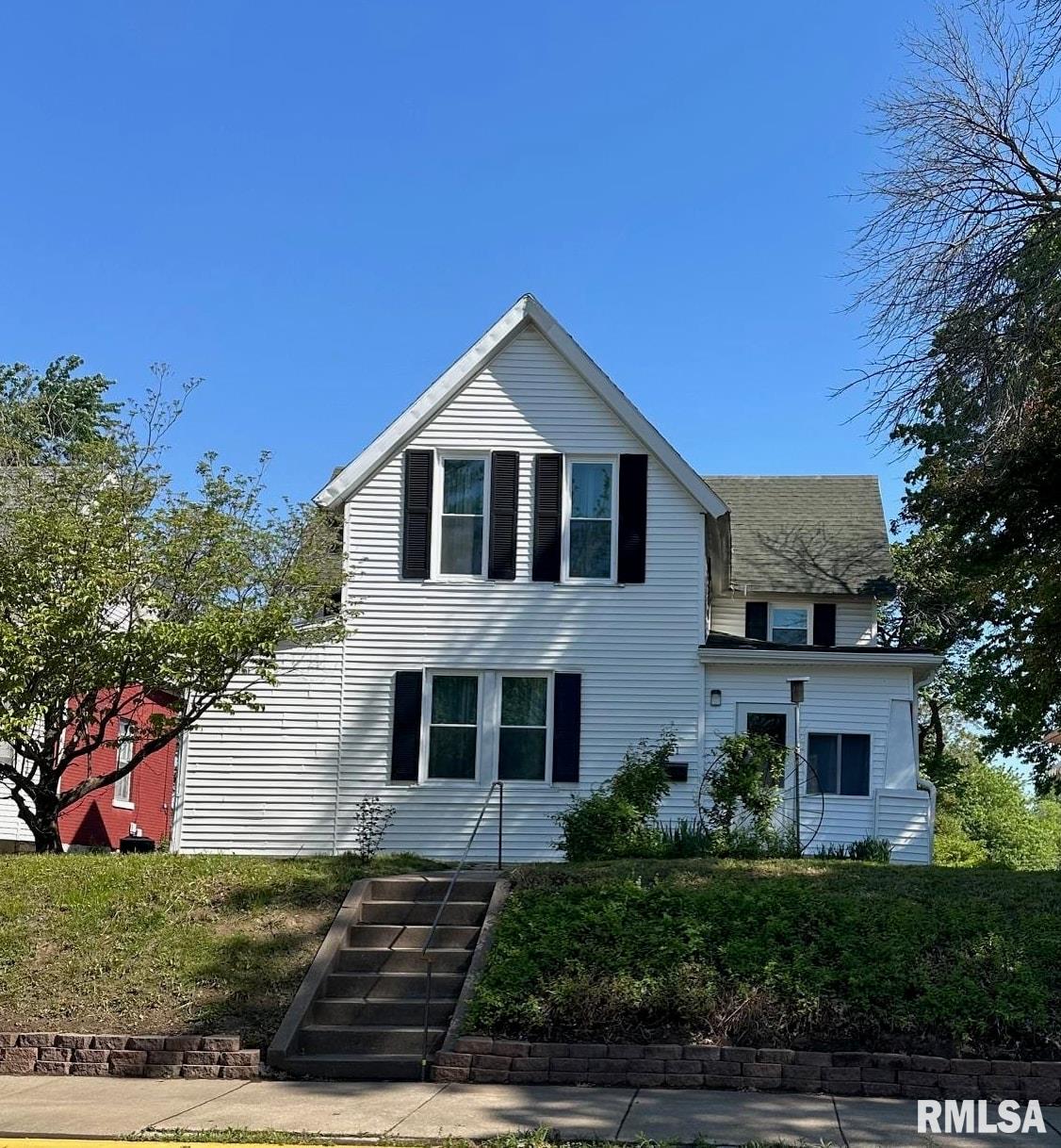 1121 Chestnut Street Quincy, IL 62301 - Photo 1 of 28