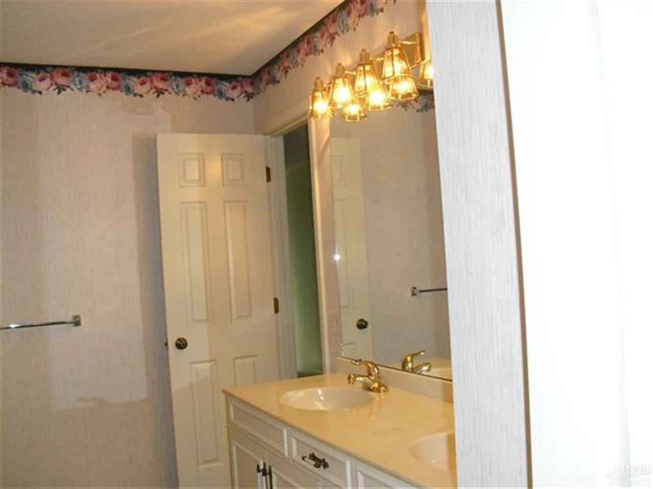 6523 Winchester Road Fort Wayne, IN 46819 - Photo 4 of 14