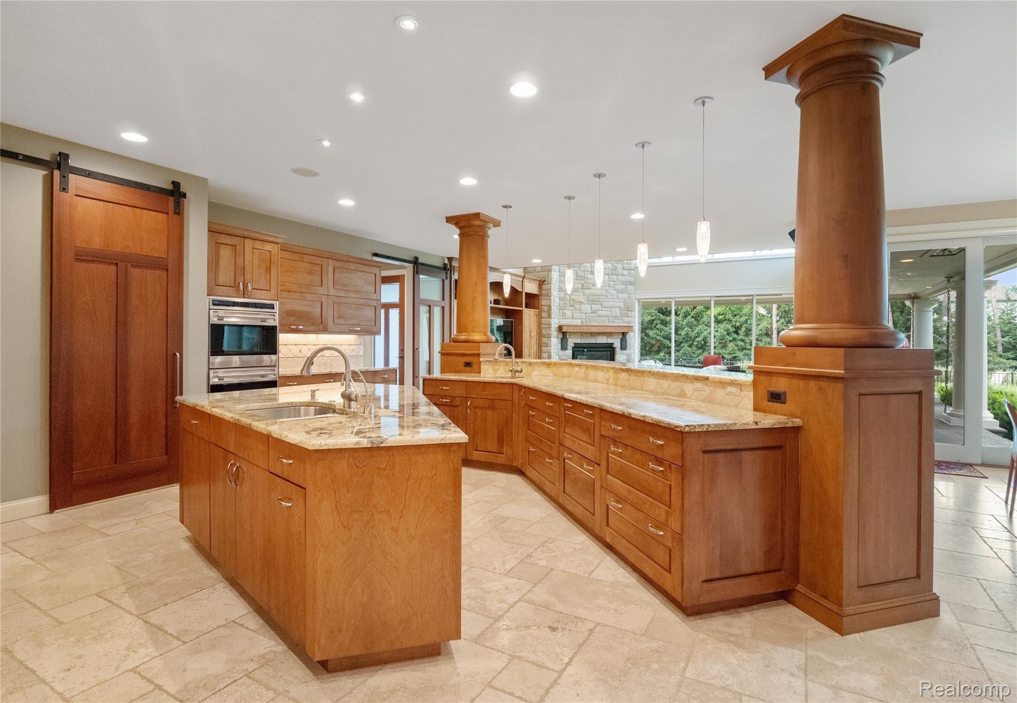 3872 Walnut Brook Drive Rochester, MI 48309 - Photo 14 of 42 P1977201.jpg