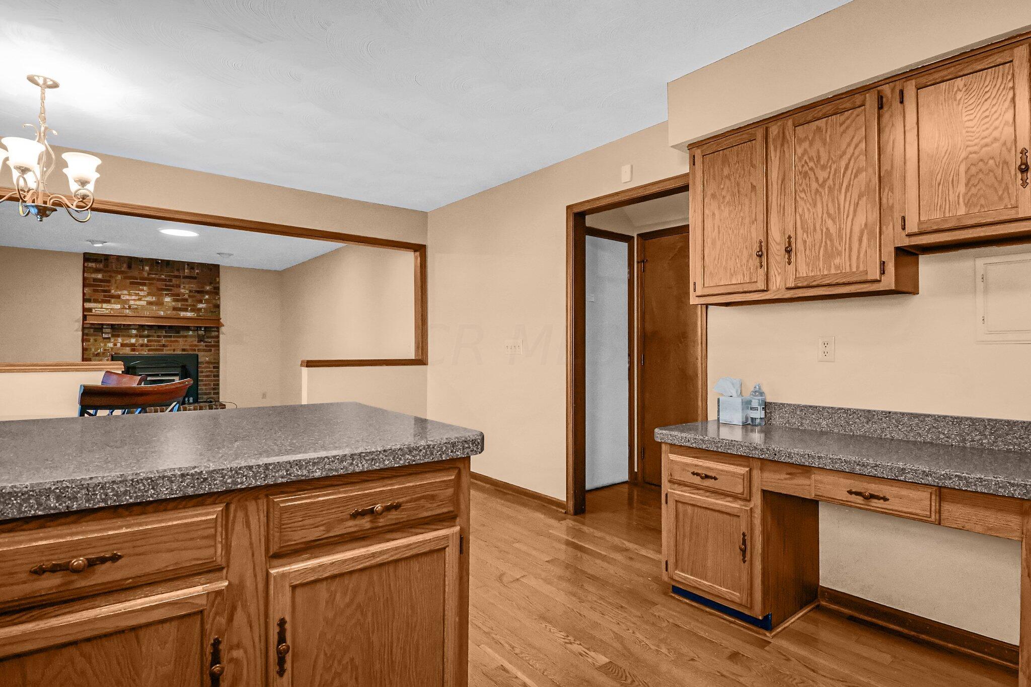 6154 Feder Road Columbus, OH 43228 - Photo 11 of 41 Kitchen