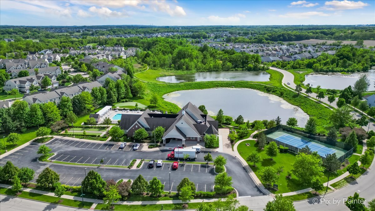 3879 Seigle Drive Elgin, IL 60124 - Photo 38 of 44 an aerial view of multiple house