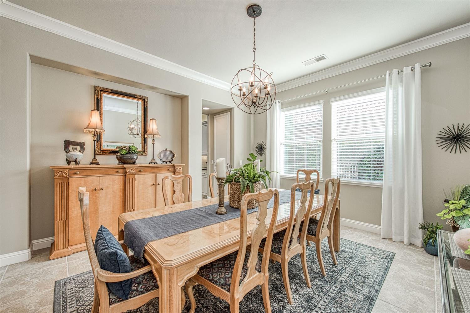 3573 Knightsbridge Lane Clovis, CA 93619 - Photo 13 of 30