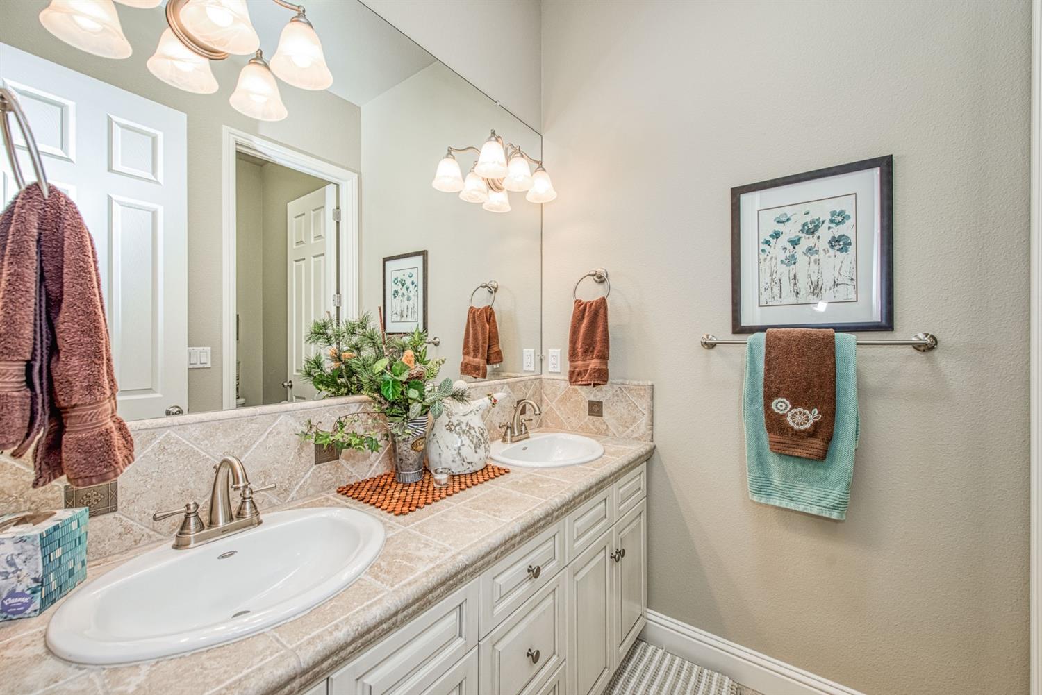 3573 Knightsbridge Lane Clovis, CA 93619 - Photo 17 of 30