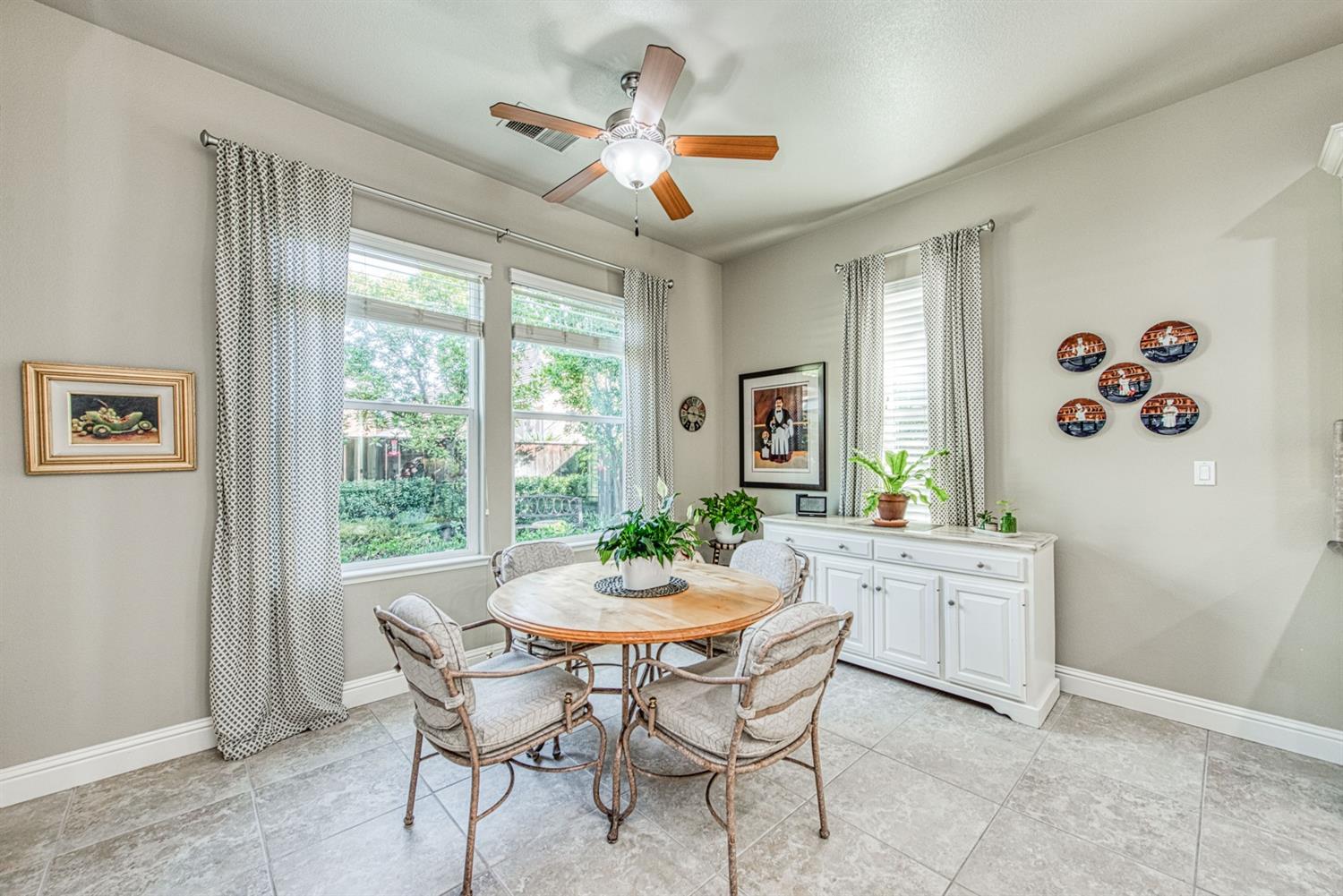 3573 Knightsbridge Lane Clovis, CA 93619 - Photo 10 of 30