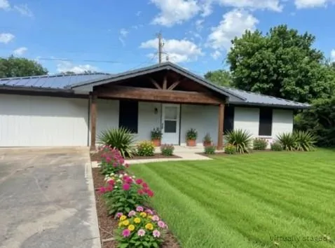 $349,999 | 511 North Commerce Street, Kemp, TX 75143