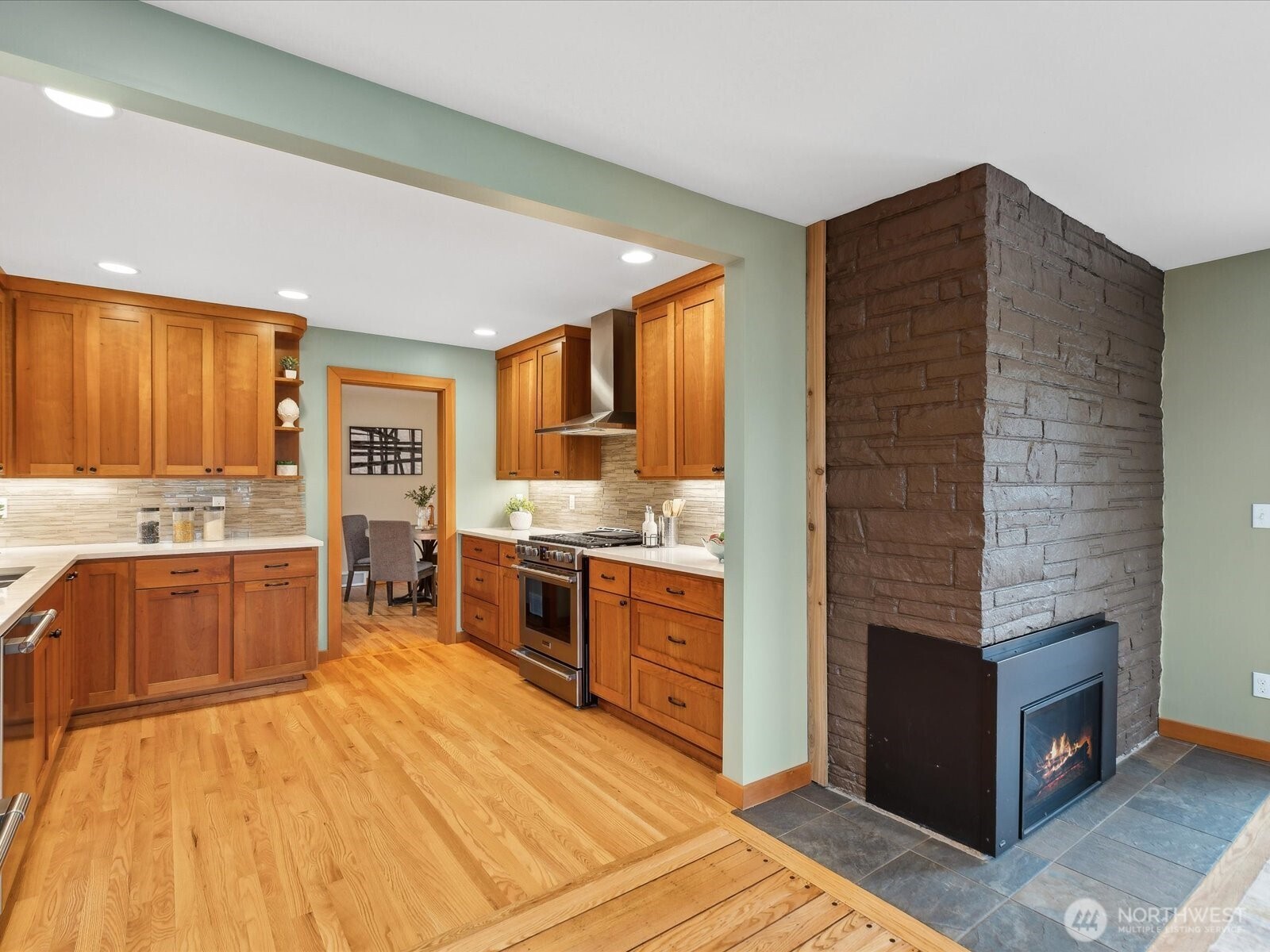 601 Colby Avenue Everett, WA 98201 - Photo 9 of 40