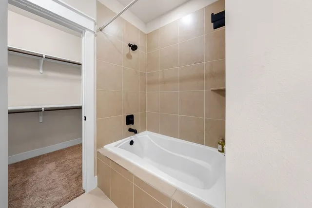 $2,200 | 13501 Metric Boulevard, Unit 8, Austin, TX 78727