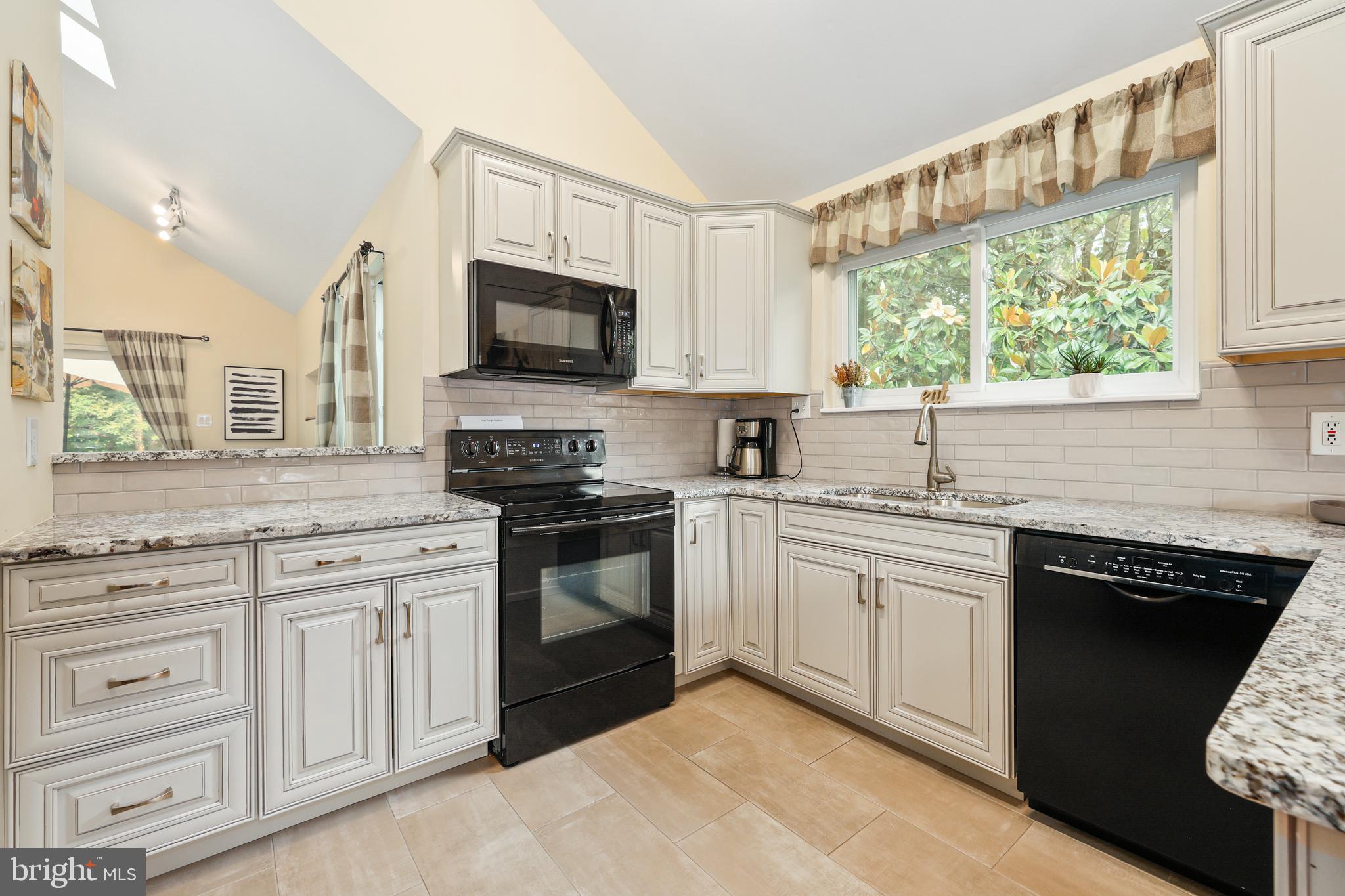 11921 Moss Point Lane Reston, VA 20194 - Photo 8 of 57