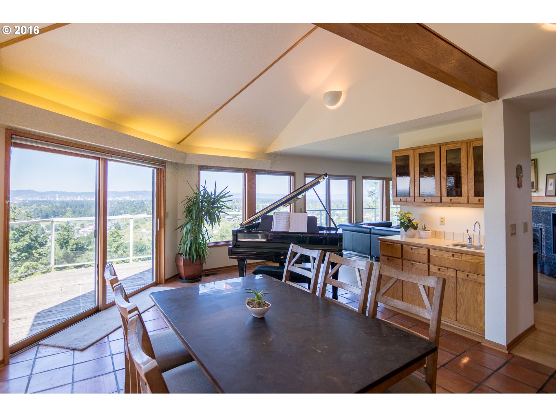 2902 Northeast Rocky Butte Road Portland, OR 97220 - Photo 8 of 27 Gallery Image 8