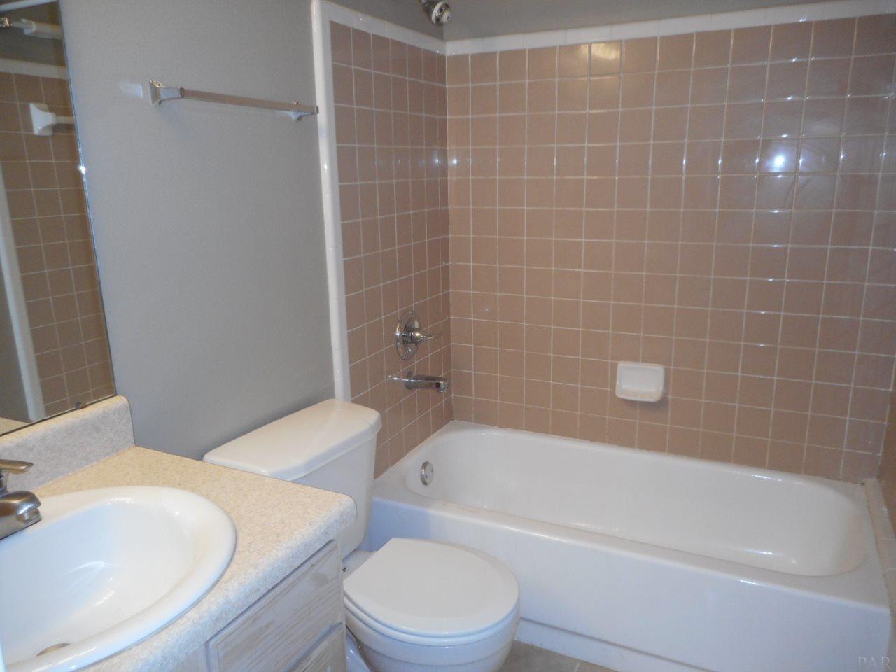 1040 East Olive Road, Unit 207 Pensacola, FL 32514 - Photo 14 of 15