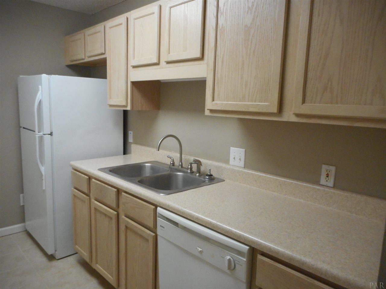 1040 East Olive Road, Unit 207 Pensacola, FL 32514 - Photo 6 of 15