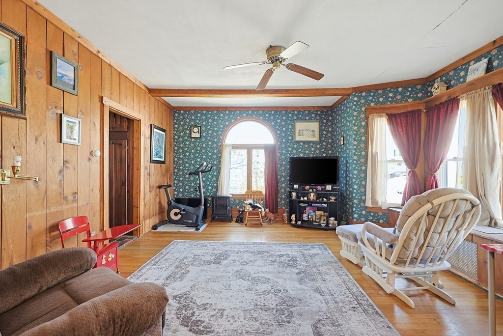 339 Chestnut Street Gardner, MA 01440 - Photo 26 of 40
