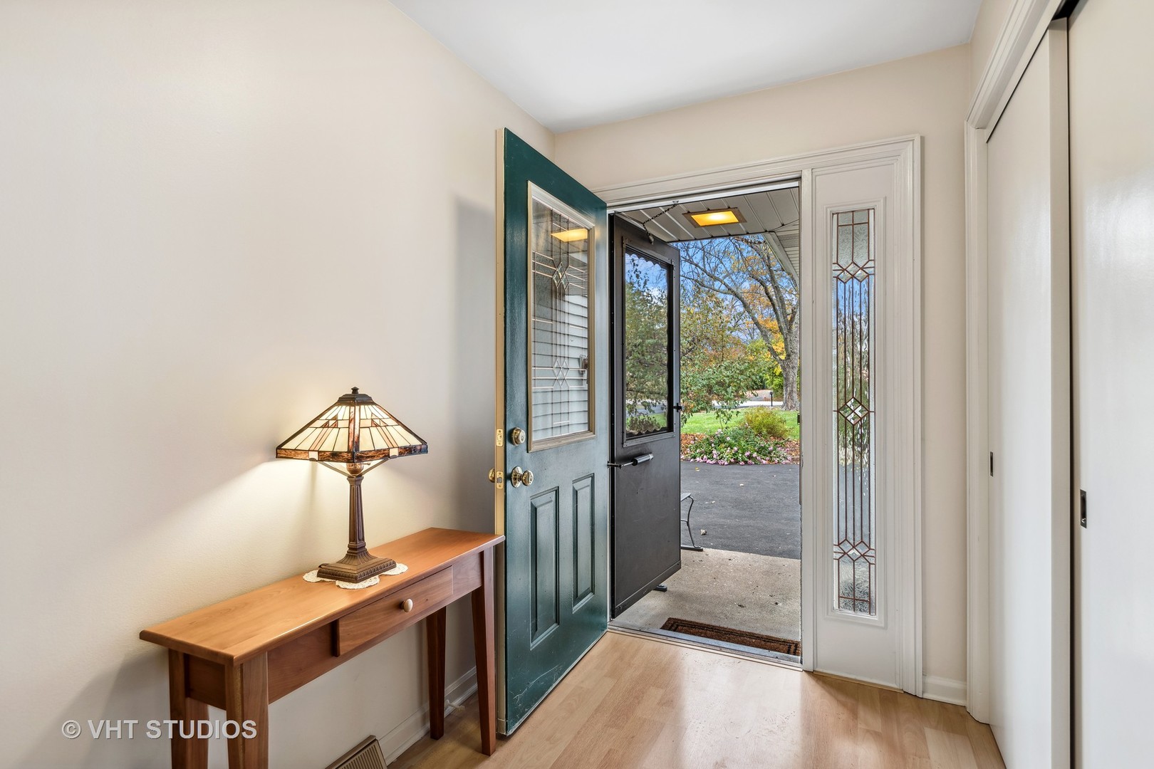 301 Oak Crest Road Cary, IL 60013 - Photo 4 of 27 a view of an entryway with wooden floor