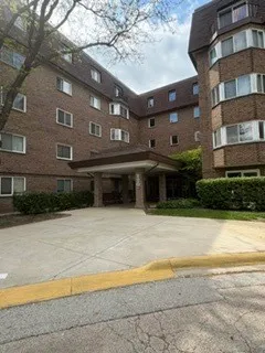 $2,100 | 220 South Roselle Road, Unit 224, Schaumburg, IL 60193
