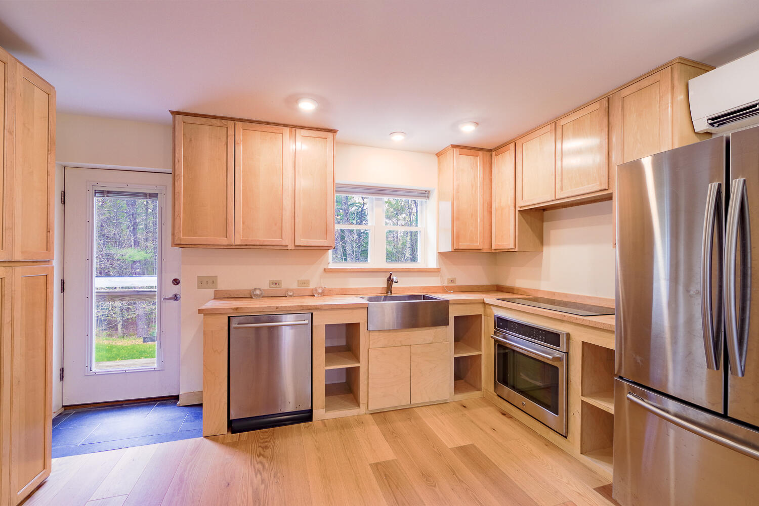 421 Finntown Road Warren, ME 04864 - Photo 6 of 32 421 Finn Town Rd 08