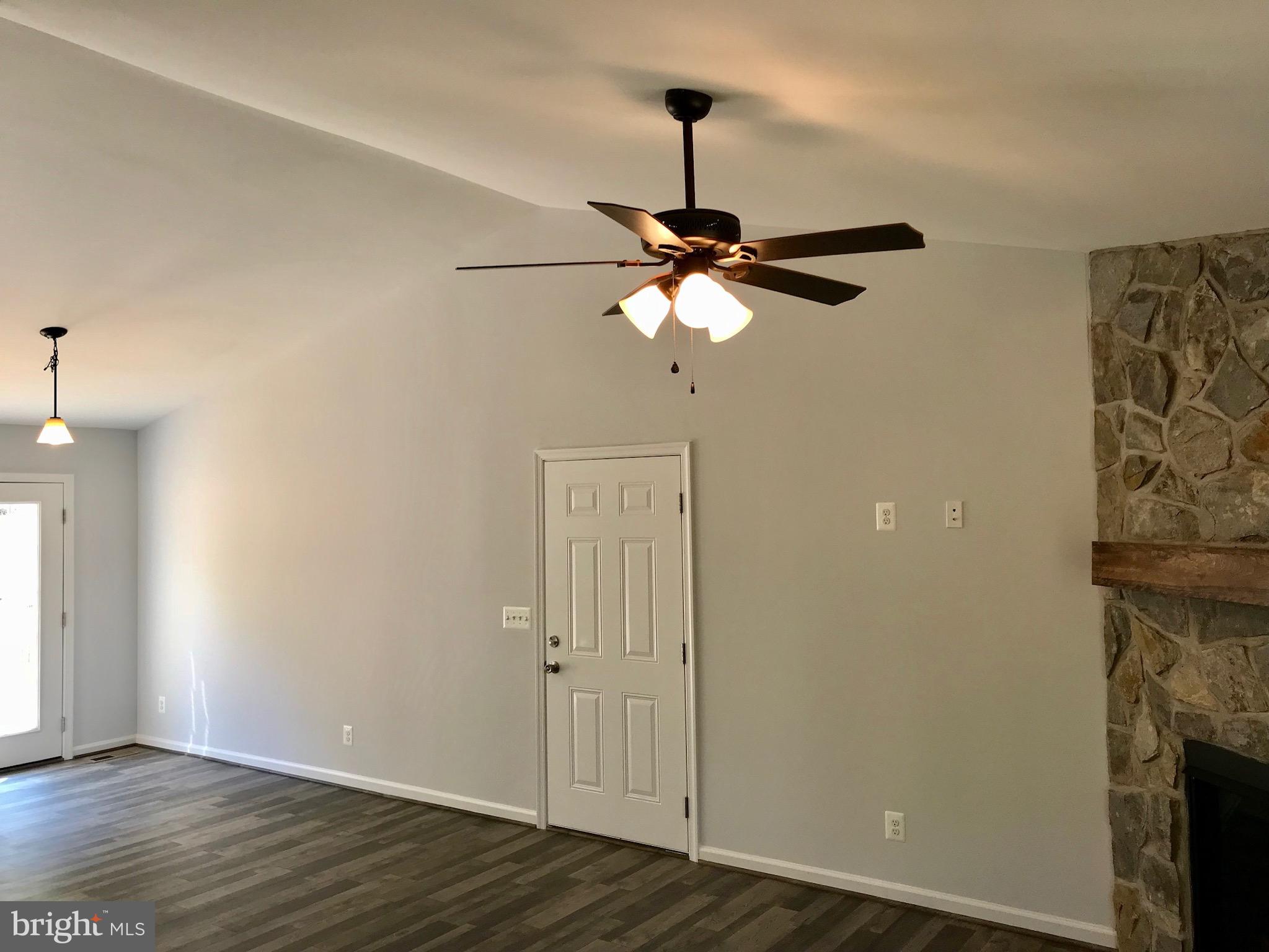 768 Farms River Road Front Royal, VA 22630 - Photo 11 of 32 Vaulted Ceiling - Side Exterior Access