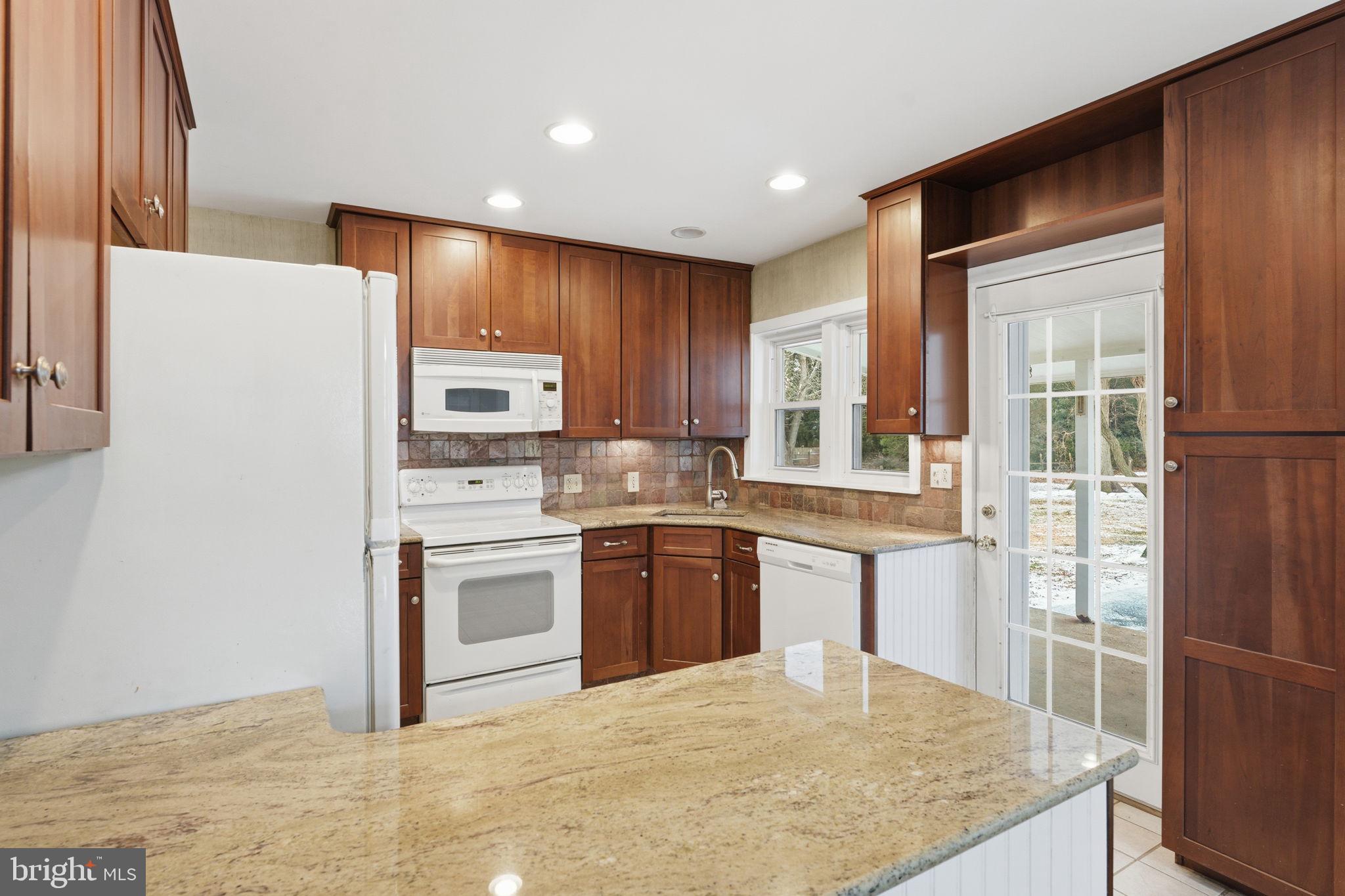 324 Rogers Road Norristown, PA 19403 - Photo 12 of 42