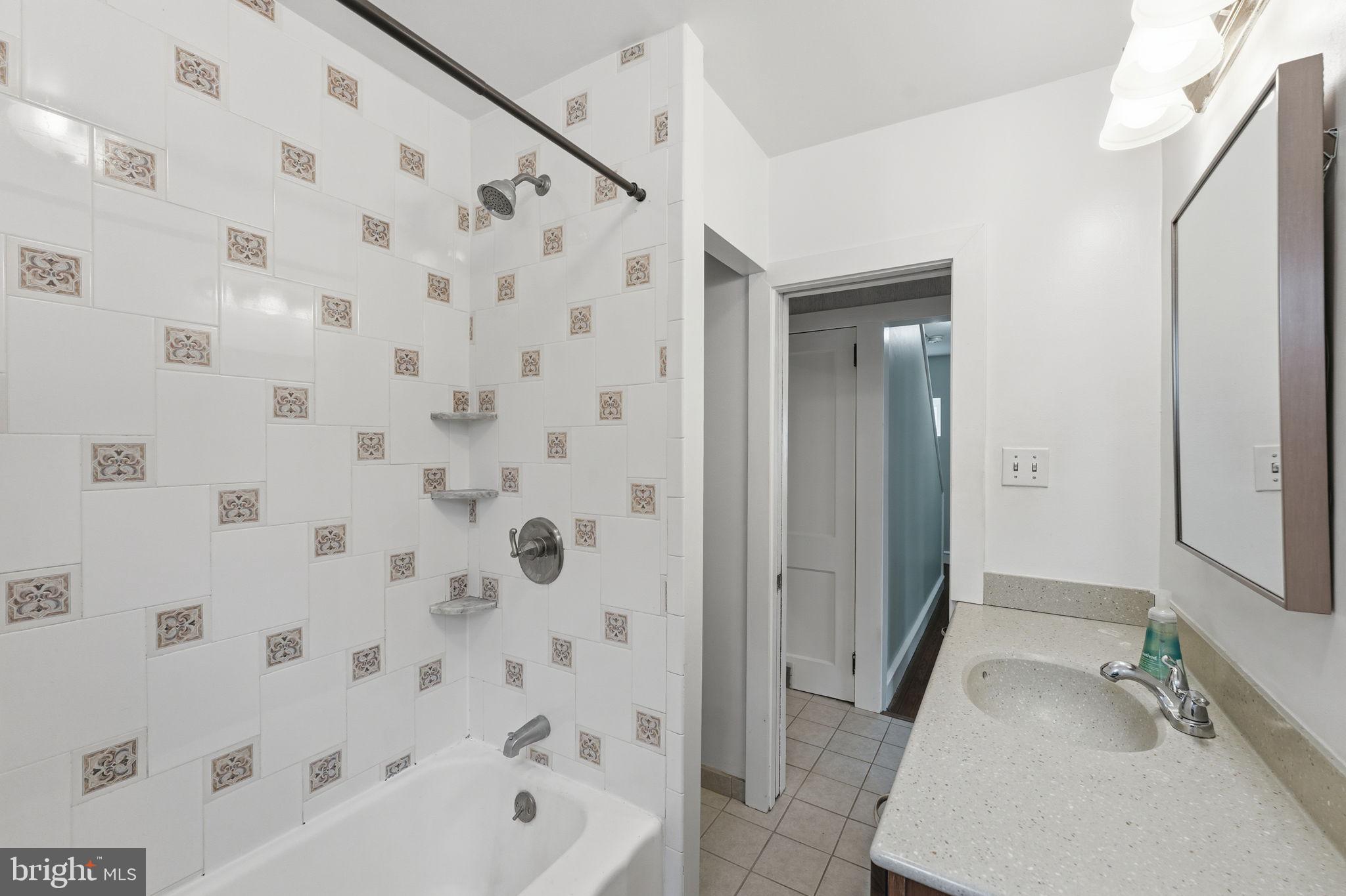 324 Rogers Road Norristown, PA 19403 - Photo 16 of 42