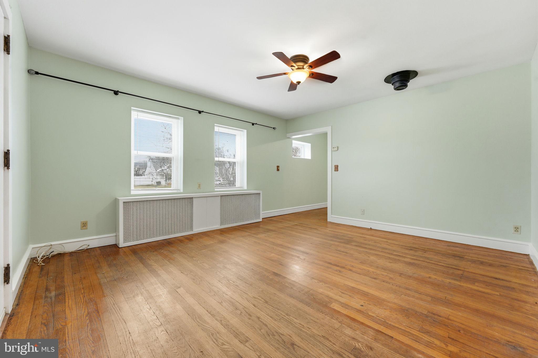 324 Rogers Road Norristown, PA 19403 - Photo 5 of 42