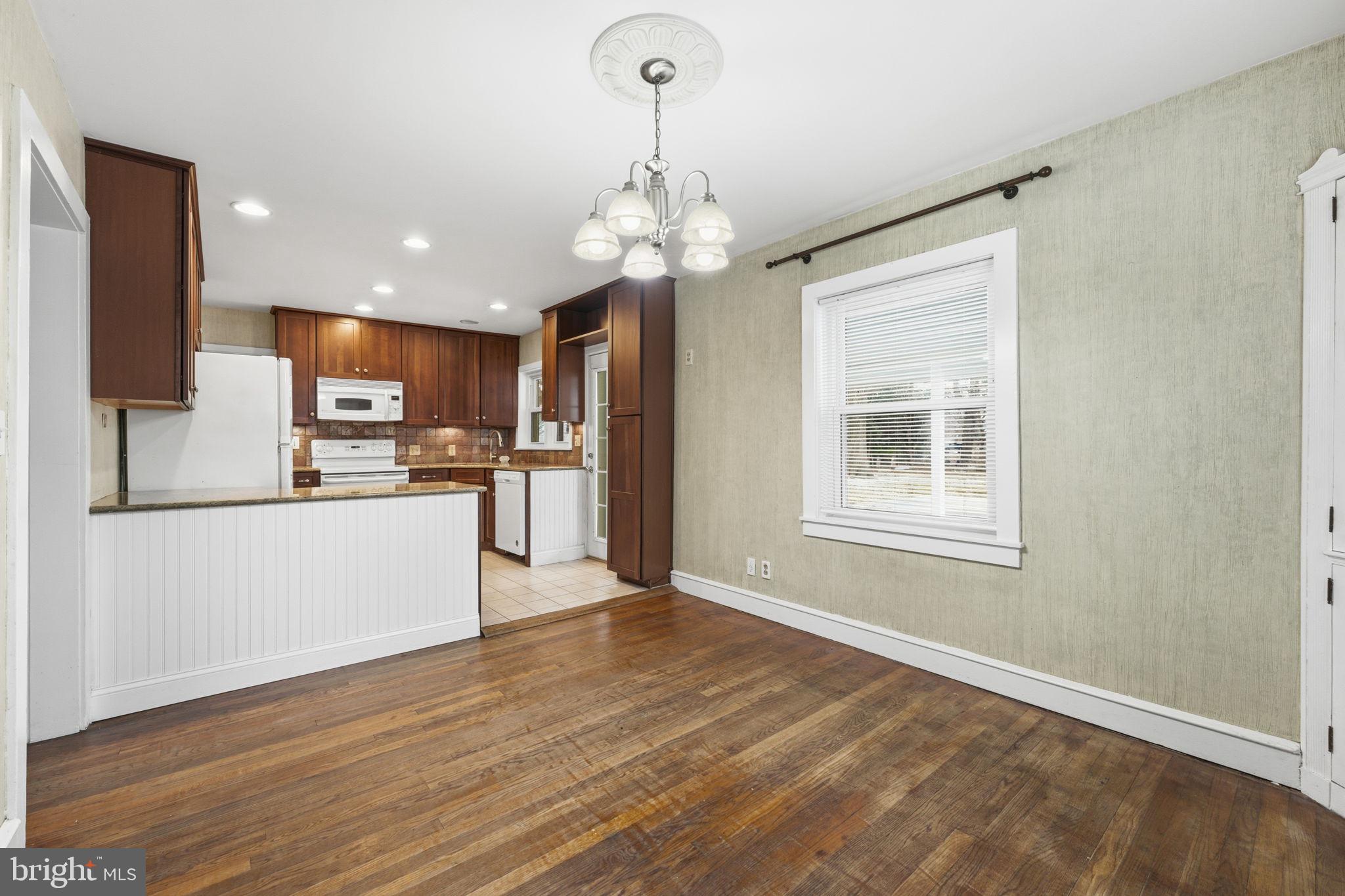 324 Rogers Road Norristown, PA 19403 - Photo 6 of 42